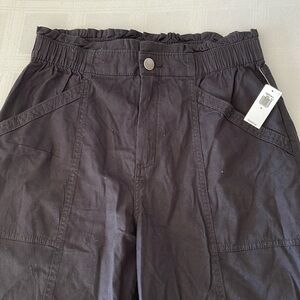 BNWT Old Navy Black Cargo Pants. Size M